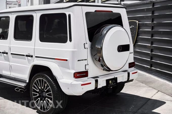 2025 Mercedes-Benz AMG G 63 4MATIC - miniatura 11