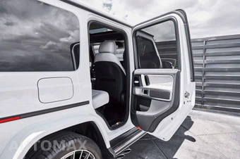 2025 Mercedes-Benz AMG G 63 4MATIC - miniatura 28
