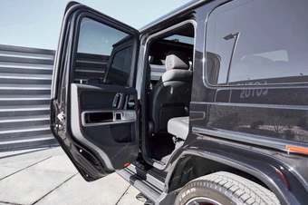 2025 Mercedes-Benz AMG G 63 4MATIC - miniatura 29