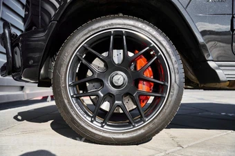 2025 Mercedes-Benz AMG G 63 4MATIC - miniatura 3