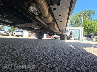 2025 Mercedes-Benz AMG G 63 4MATIC - miniatura 4