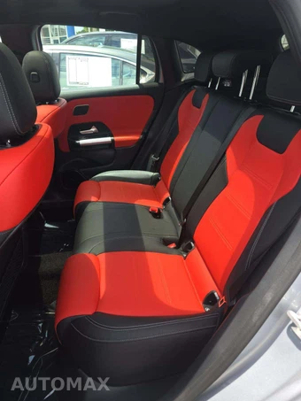 2025 Mercedes-Benz AMG GLA 35 4MATIC - miniatura 13
