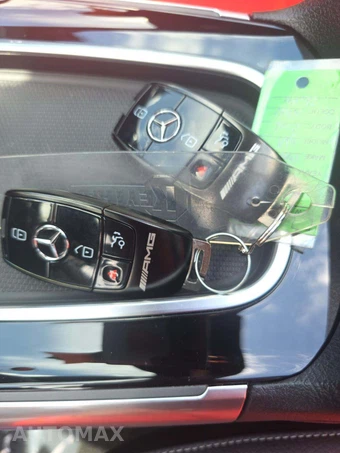 2025 Mercedes-Benz AMG GLA 35 4MATIC - miniatura 8