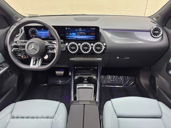2025 Mercedes-Benz AMG GLA 35 4MATIC - miniatura 11