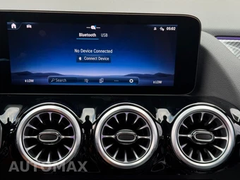 2025 Mercedes-Benz AMG GLA 35 4MATIC - miniatura 26