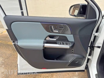 2025 Mercedes-Benz AMG GLA 35 4MATIC - miniatura 44