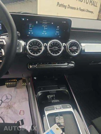 2025 Mercedes-Benz AMG GLB 35 4MATIC - miniatura 11
