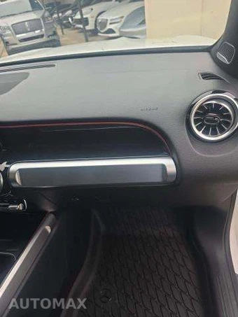 2025 Mercedes-Benz AMG GLB 35 4MATIC - miniatura 20
