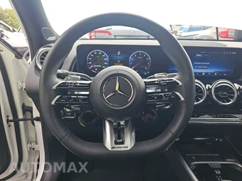 2025 Mercedes-Benz AMG GLB 35 4MATIC – miniatura 10