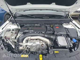 2025 Mercedes-Benz AMG GLB 35 4MATIC – miniatura 15