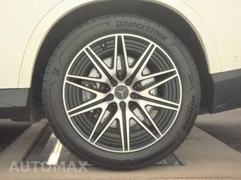 2025 Mercedes-Benz AMG GLC 43 4MATIC - miniatura 12