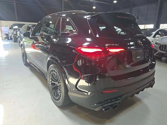 2025 Mercedes-Benz AMG GLC 43 4MATIC - miniatura 2