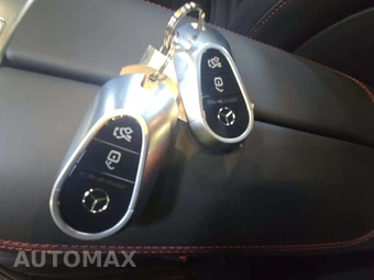 2025 Mercedes-Benz AMG GLC 43 4MATIC - miniatura 8