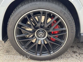 2025 Mercedes-Benz AMG GLS 63 4MATIC+ - miniatura 7