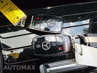 2025 Mercedes-Benz AMG GLS 63 4MATIC+ – miniatura 8