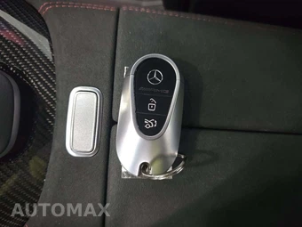 2025 Mercedes-Benz AMG GT 63 4MATIC+ Coupe - miniatura 8