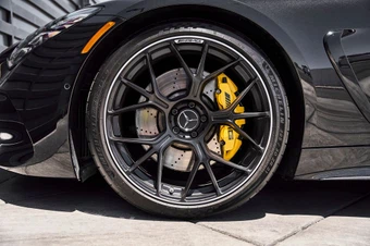 2025 Mercedes-Benz AMG GT 63 4MATIC+ Coupe - miniatura 3