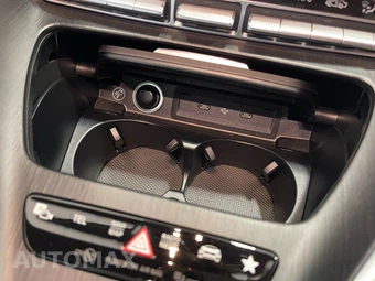 2025 Mercedes-Benz AMG GT 63 Hatchback - miniatura 45