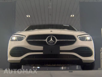 2025 Mercedes-Benz C 300 4MATIC - miniatura 3