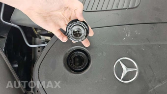 2025 Mercedes-Benz C 300 4MATIC - miniatura 24