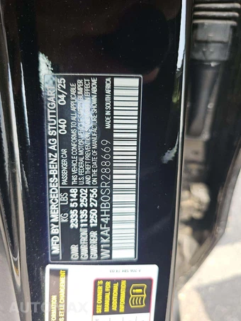 2025 Mercedes-Benz C 300 4MATIC - miniatura 2
