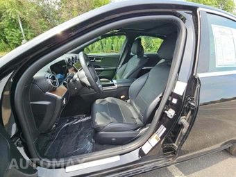 2025 Mercedes-Benz C 300 4MATIC - miniatura 3
