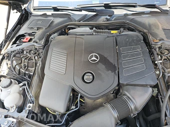 2025 Mercedes-Benz C 300 4MATIC - miniatura 16