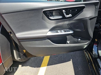 2025 Mercedes-Benz C 300 4MATIC - miniatura 9