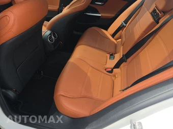 2025 Mercedes-Benz C 300 4MATIC - miniatura 19