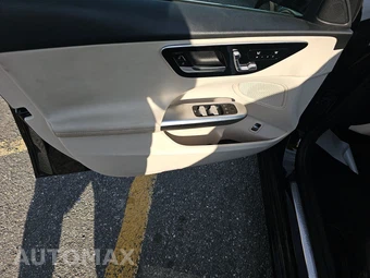 2025 Mercedes-Benz C 300 4MATIC - miniatura 14