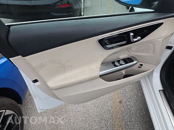 2025 Mercedes-Benz C 300 4MATIC – miniatura 9