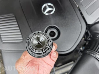 2025 Mercedes-Benz C 300 4MATIC - miniatura 19