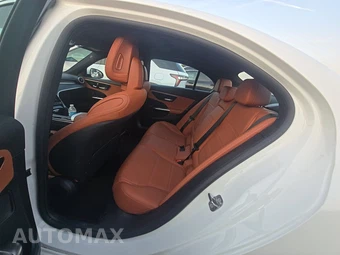 2025 Mercedes-Benz C 300 4MATIC - miniatura 13