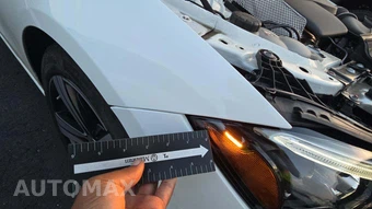 2025 Mercedes-Benz C 300 4MATIC - miniatura 24