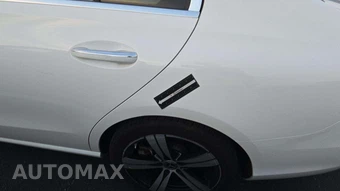 2025 Mercedes-Benz C 300 4MATIC - miniatura 32