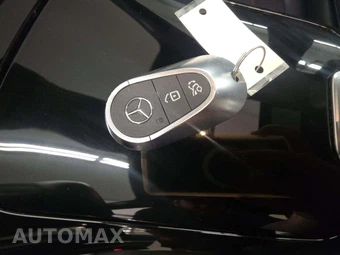 2025 Mercedes-Benz C 300 4MATIC - miniatura 8