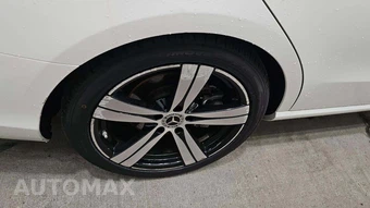 2025 Mercedes-Benz C 300 4MATIC - miniatura 27