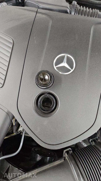 2025 Mercedes-Benz C 300 4MATIC - miniatura 24
