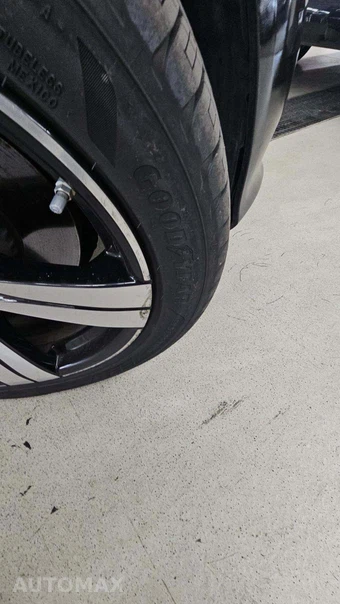 2025 Mercedes-Benz C 300 4MATIC - miniatura 33