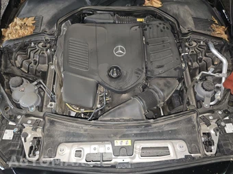 2025 Mercedes-Benz C 300 4MATIC - miniatura 16