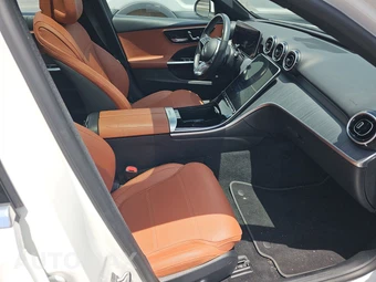 2025 Mercedes-Benz C 300 4MATIC – miniatura 14