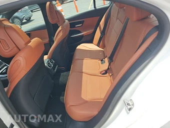 2025 Mercedes-Benz C 300 4MATIC – miniatura 19