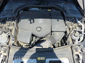 2025 Mercedes-Benz C 300 4MATIC – miniatura 22