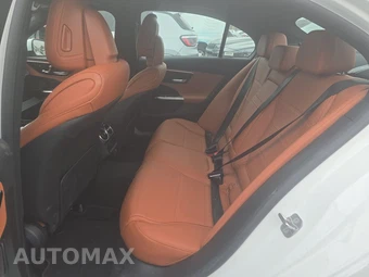2025 Mercedes-Benz C 300 4MATIC – miniatura 13