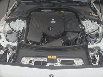 2025 Mercedes-Benz C 300 4MATIC – miniatura 15