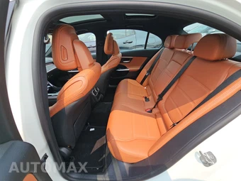 2025 Mercedes-Benz C 300 4MATIC - miniatura 19