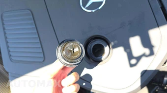 2025 Mercedes-Benz C 300 4MATIC - miniatura 19