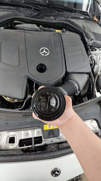 2025 Mercedes-Benz C 300 4MATIC - miniatura 24