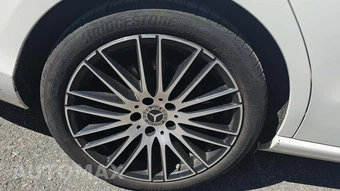 2025 Mercedes-Benz C 300 4MATIC – miniatura 26