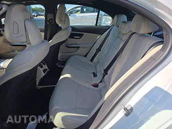 2025 Mercedes-Benz C 300 4MATIC - miniatura 13